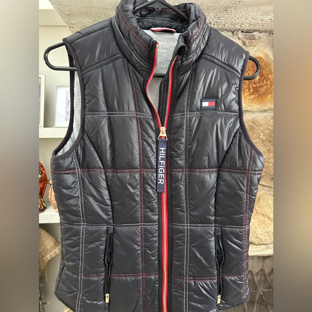 Chic Vest, Perfect For Winter Weather ! - image 1